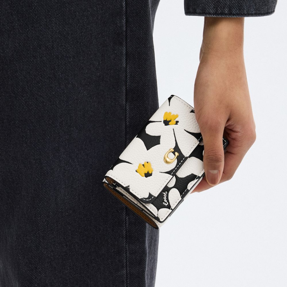 Coach Essential Mini Trifold Wallet With Floral Print Brass/Chalk Multi | 759-BUOXAJ